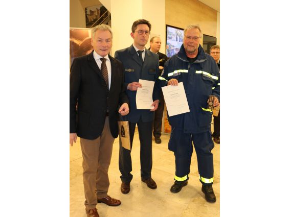 THW-Einsatzkräfte erhalten Bundesflutmedaille - Fluthilfe 2021 © Kreis Paderborn